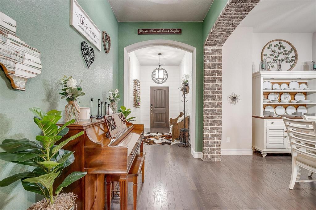 404 Bluffside Trail