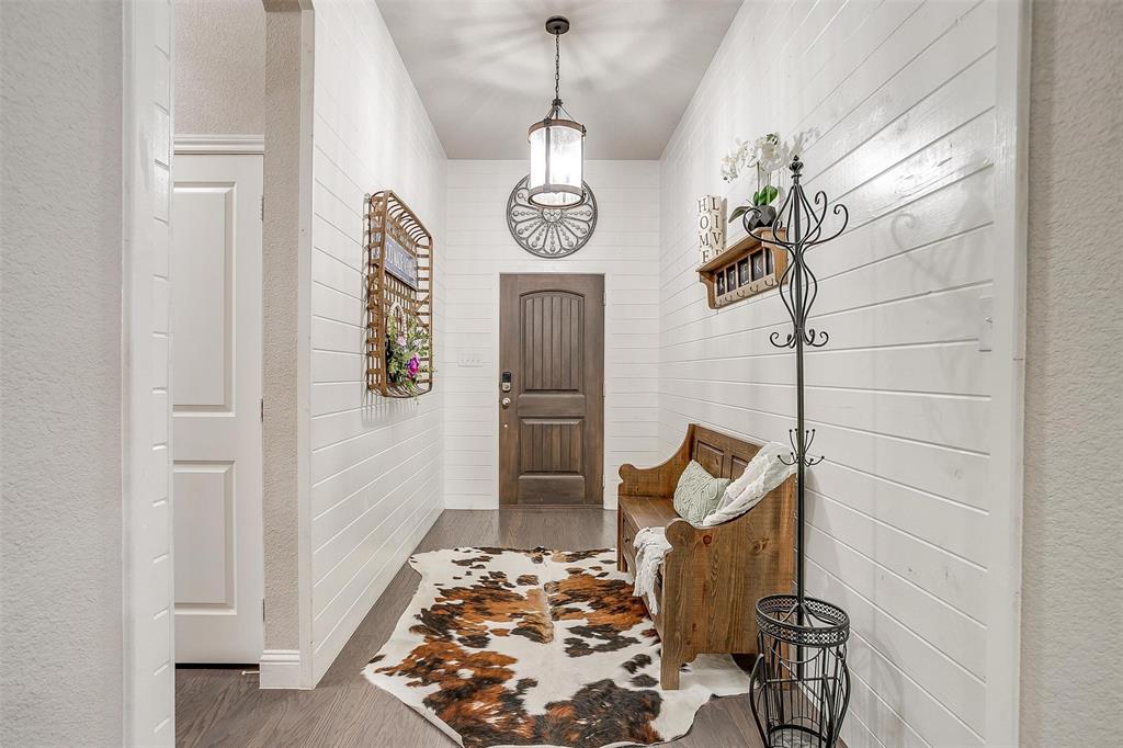 404 Bluffside Trail