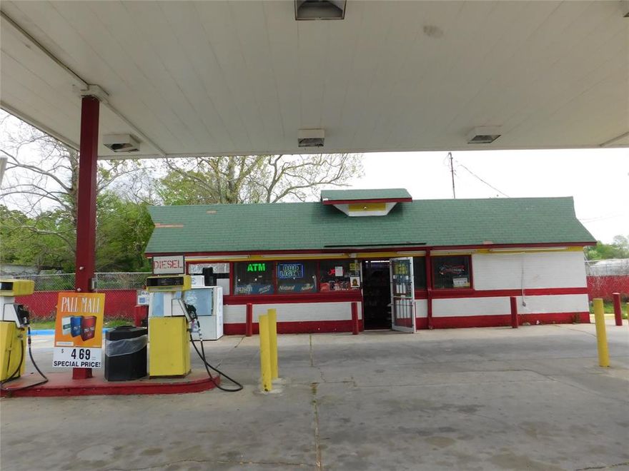CORNER CONVENIENCE STORE. THE TANKS ARE REMOVED i WAS TOLD, AND CAN GET REPORTS THE ALL CLEAR ON THIS. SELLER IS LEVING 8 COOLERS, ALL SHELVING, MICROWAVE, MEAT CUTTER AND MEAT COOLER. THE KITCHEN HAS A SINK ETC,. wHERE THE TANKS WERE IS COVERED AND THE CONVEINIENCE STORE LOT IS BIG, SO THE BUILDING CAN BE MADE BIGGER OR TORN DOWN FOR ANOTHER BUSINESS OR BIGGER BUSINESS. THE HOUSE BURNED DOWN ON A LOT BEHIND THIS STORE OR PROPERTY, ZONED RESIDENTIAL, 2640 DESOTA STREET WITH PARCEL NUMBER 171411-059-0576-00. BRING ALL OFFERS, SELLER HAS LOWERED THE PRICE SEVERAL TIMES tHE SOTRE IS FENCED IN. THIS PARCEL NUMBER IS 171411-059-0563-00. Convenience Store is 135 x 91x135 x91 and the residential lot that backs up to this property is 135 x 50x135x50 and can be rezoned. The lots together is 6,749 and 12,286=31,321 sq. ft.. There is a sign on the property. Seller is selling the building and properties as is in the contract.