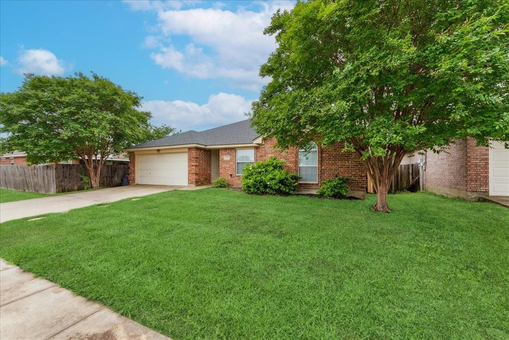 933 Carlin Lane