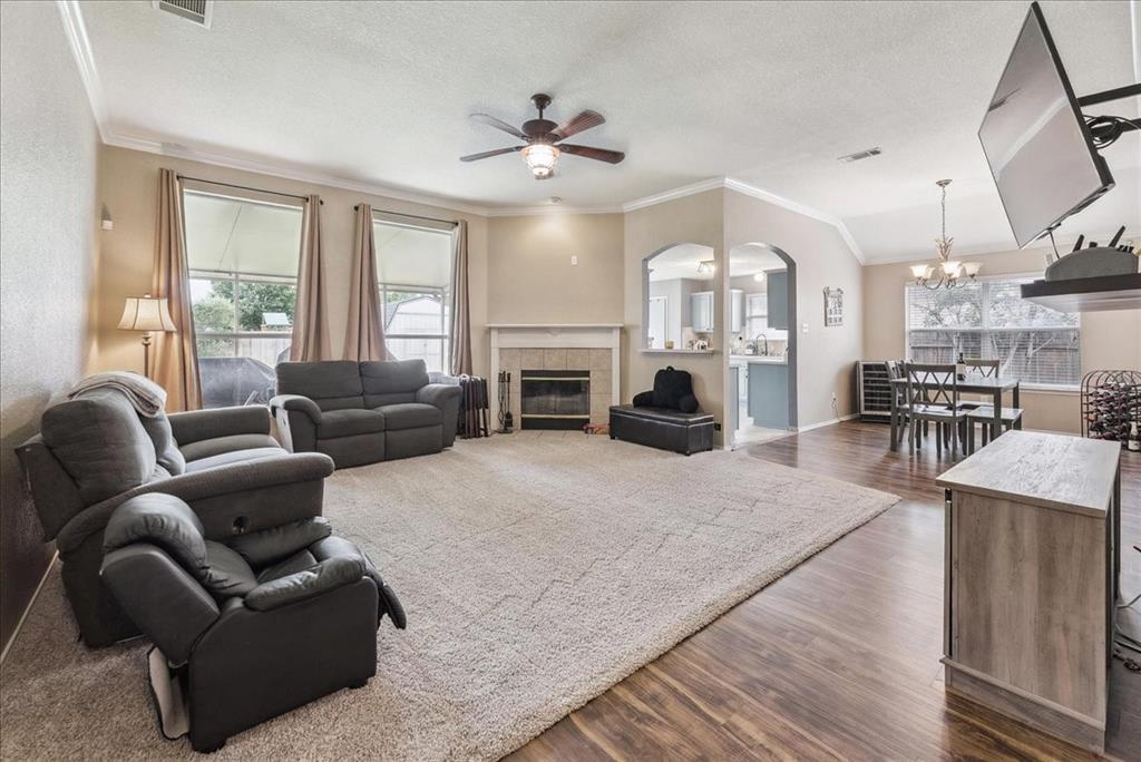 933 Carlin Lane