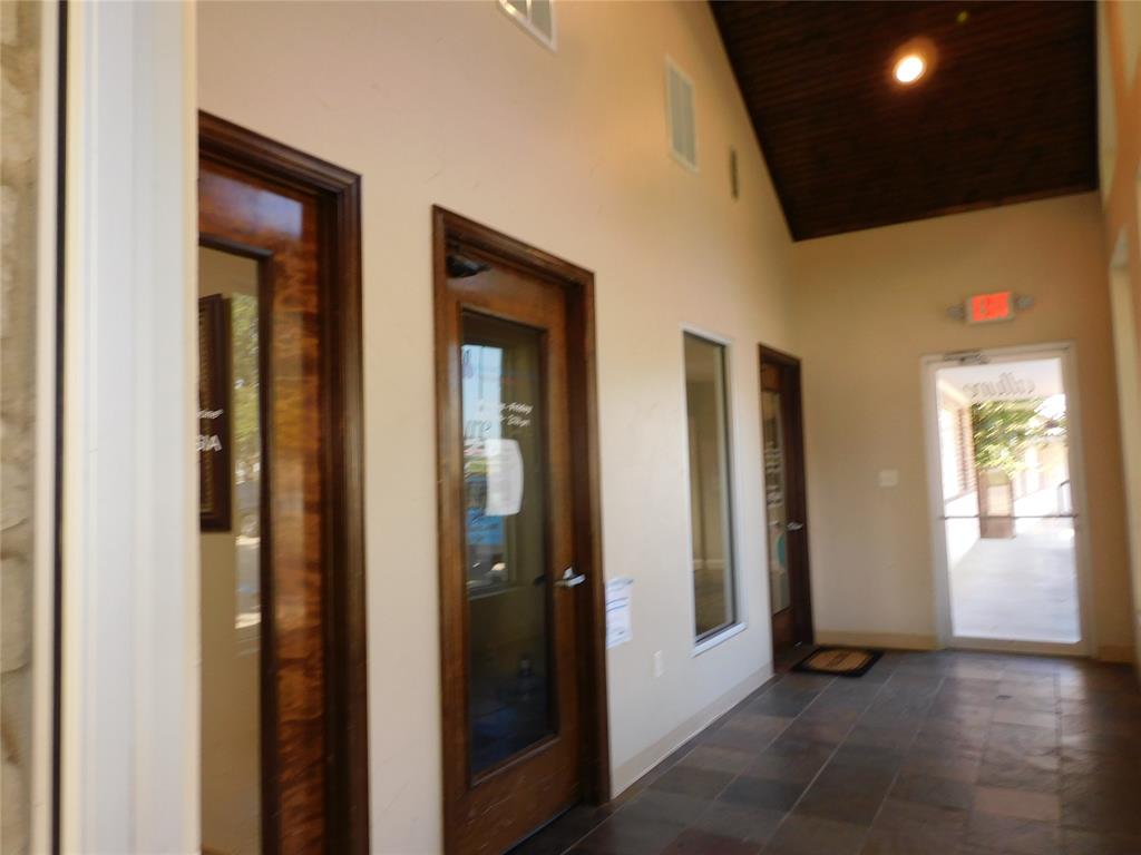 Kerrs N Walnut Addn - Commercial Lease