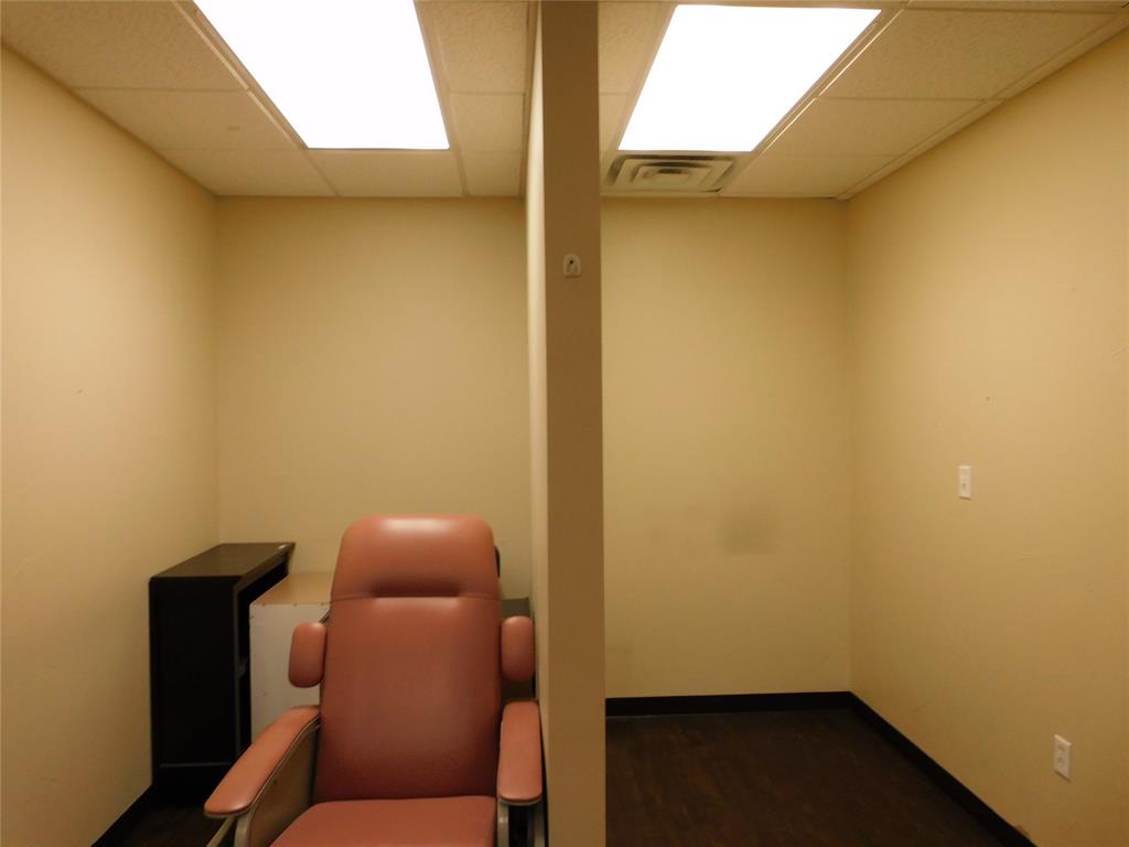 Kerrs N Walnut Addn - Commercial Lease