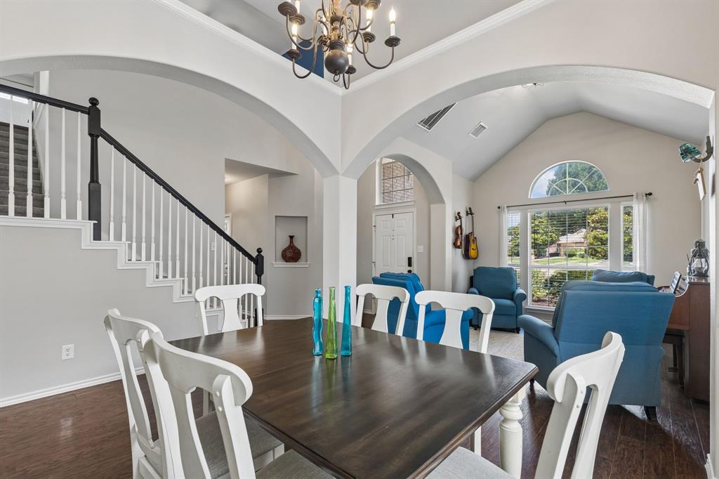800 Wooded Creek Lane