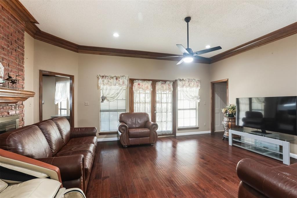2214 Moss Trail
