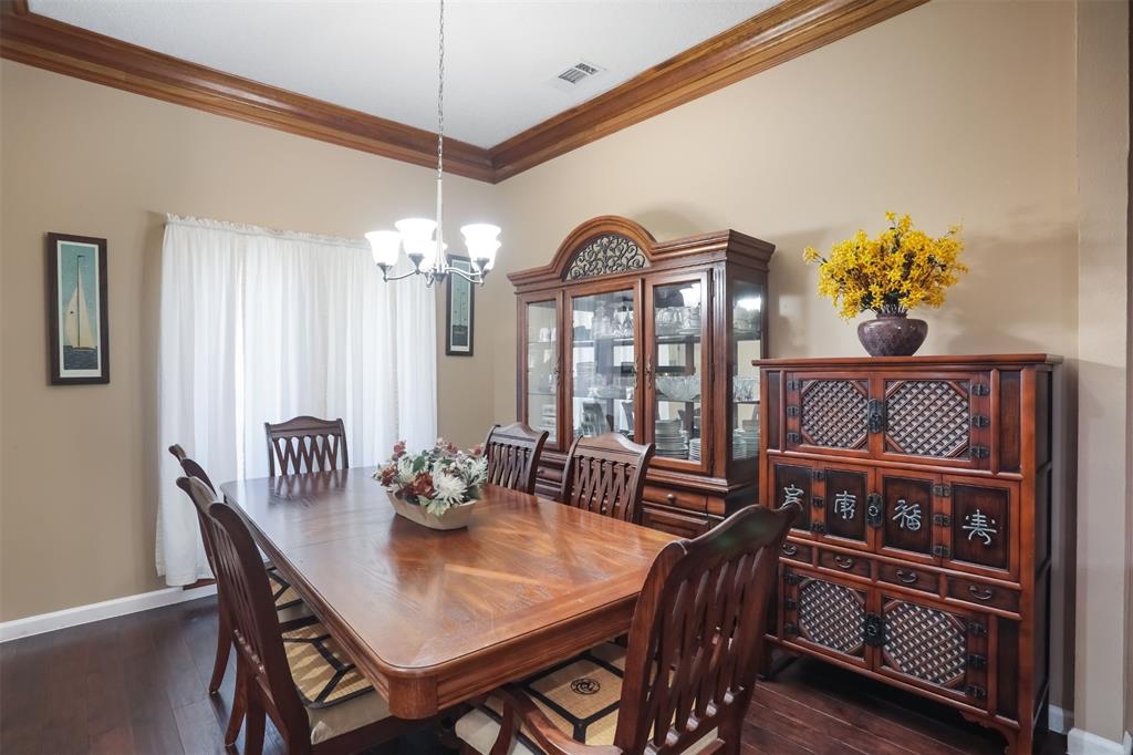 2214 Moss Trail