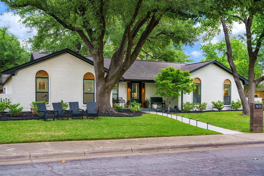 7423 Tangleglen Drive