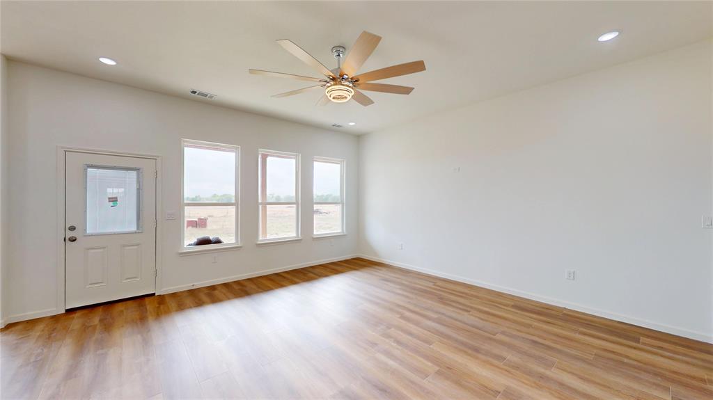 205 Private Road 5440