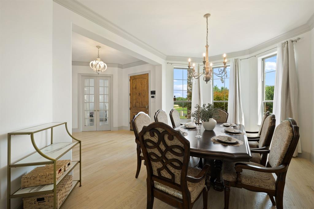 4374 Lake Shore Drive