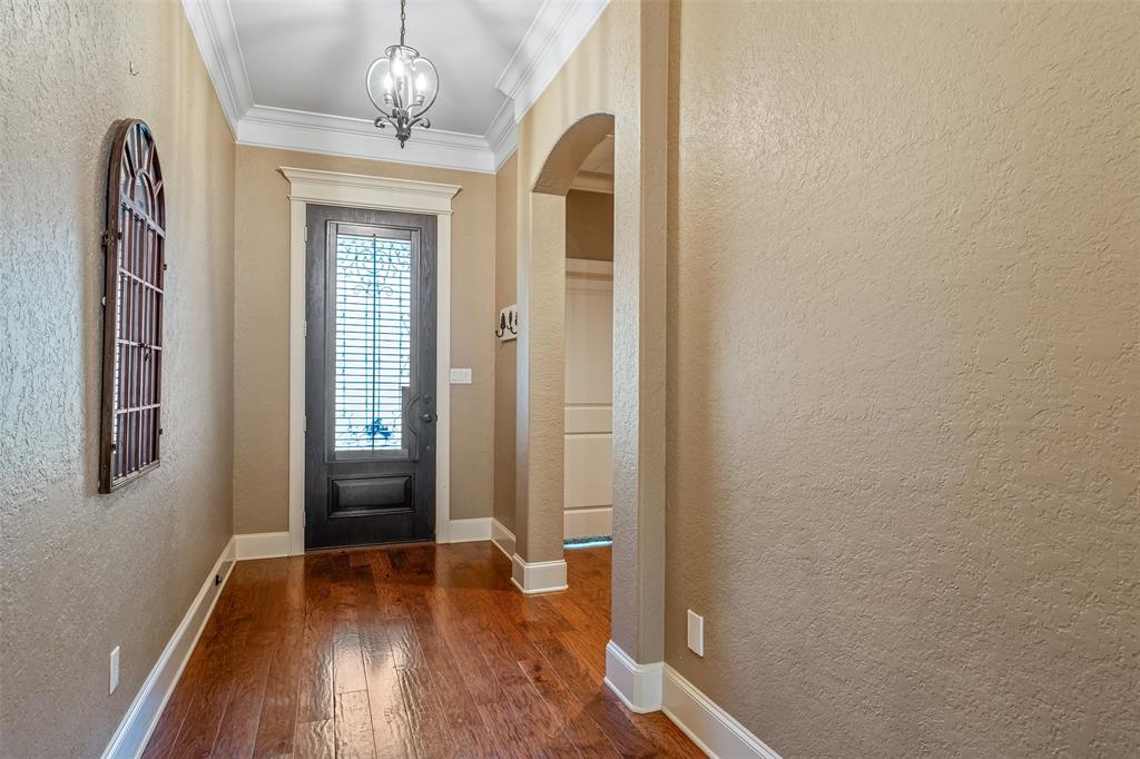 5524 Hollytree