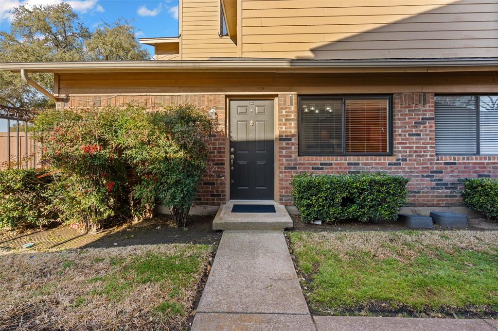 Cedar Creek Twnhms - Residential