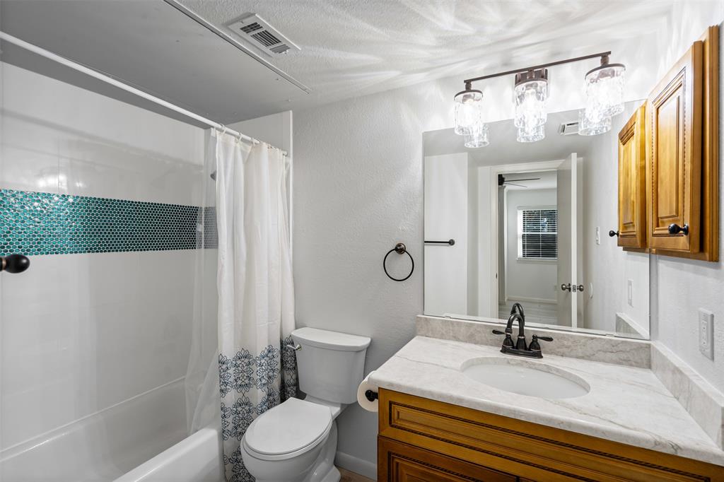 Cedar Creek Twnhms - Residential