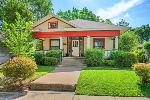 Photo of 2231 Hurley Avenue, Fort Worth, TX 76110 (MLS # 21299253)