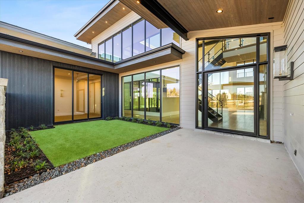 207 Sunset Point Trail