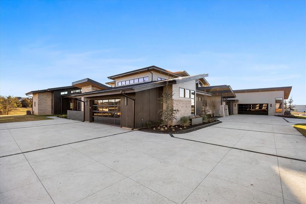 207 Sunset Point Trail