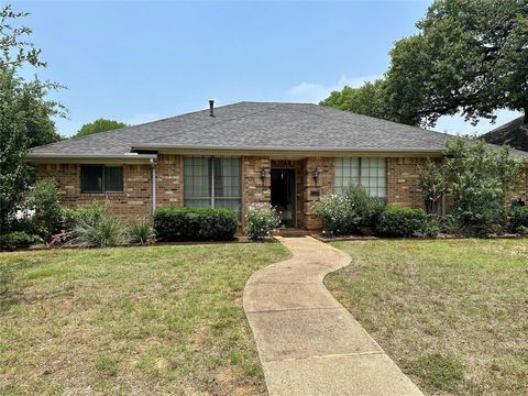 Photo of 2128 N Aspenwood Drive, Grapevine, TX 76051 (MLS # 21301243)