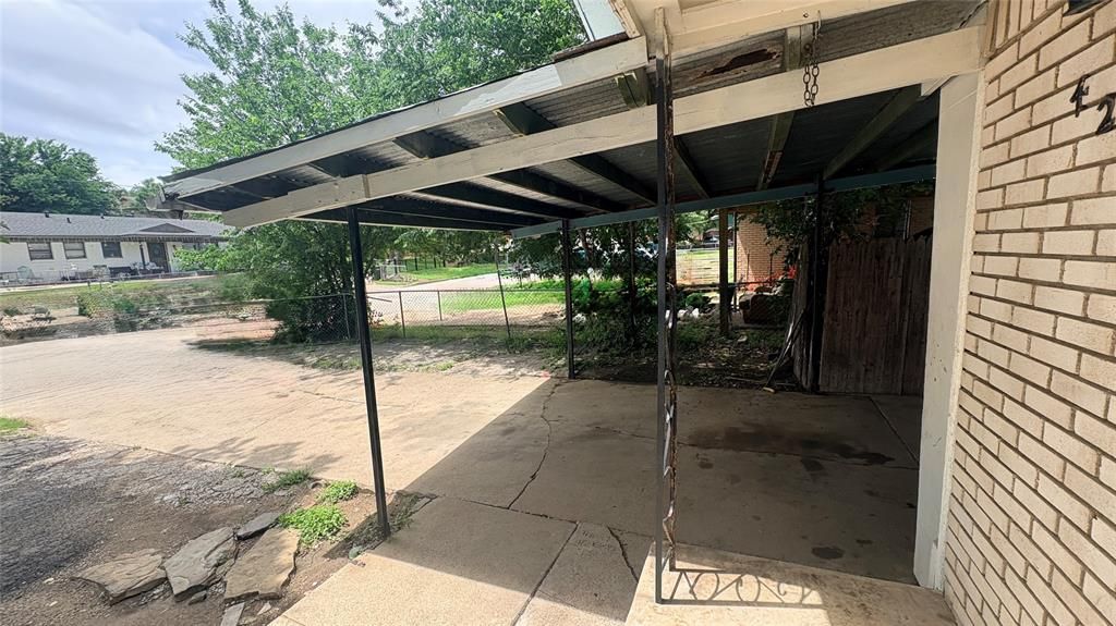 Photo of 4200 Arrowwood Drive, Fort Worth, TX 76115 (MLS # 21266933)