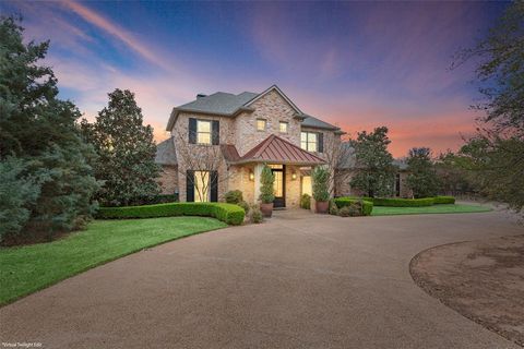 Photo of 7041 Bending Trail, Waco, TX 76657 (MLS # 21210814)