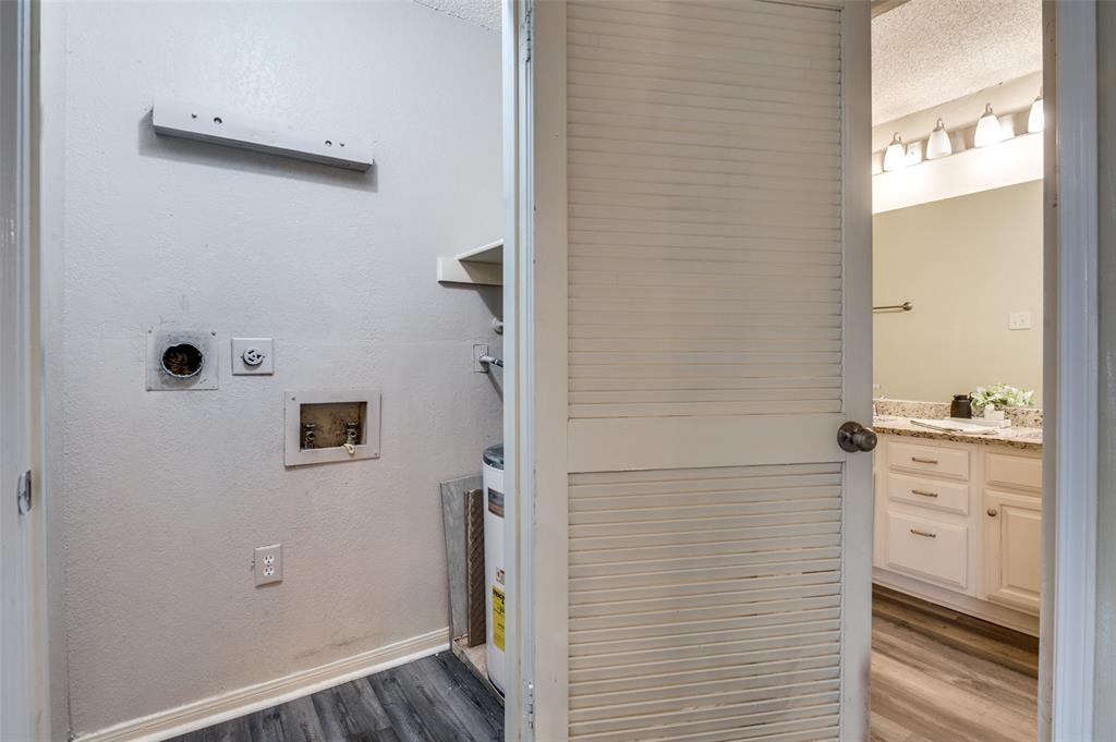 Cloisters Condo The - Residential