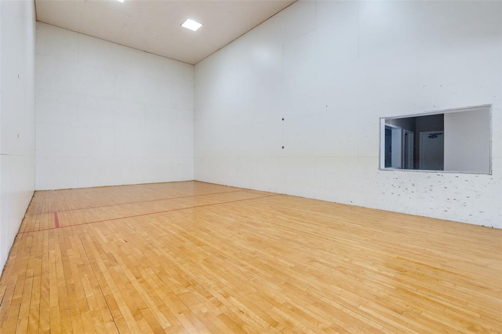 Cloisters Condo The - Residential