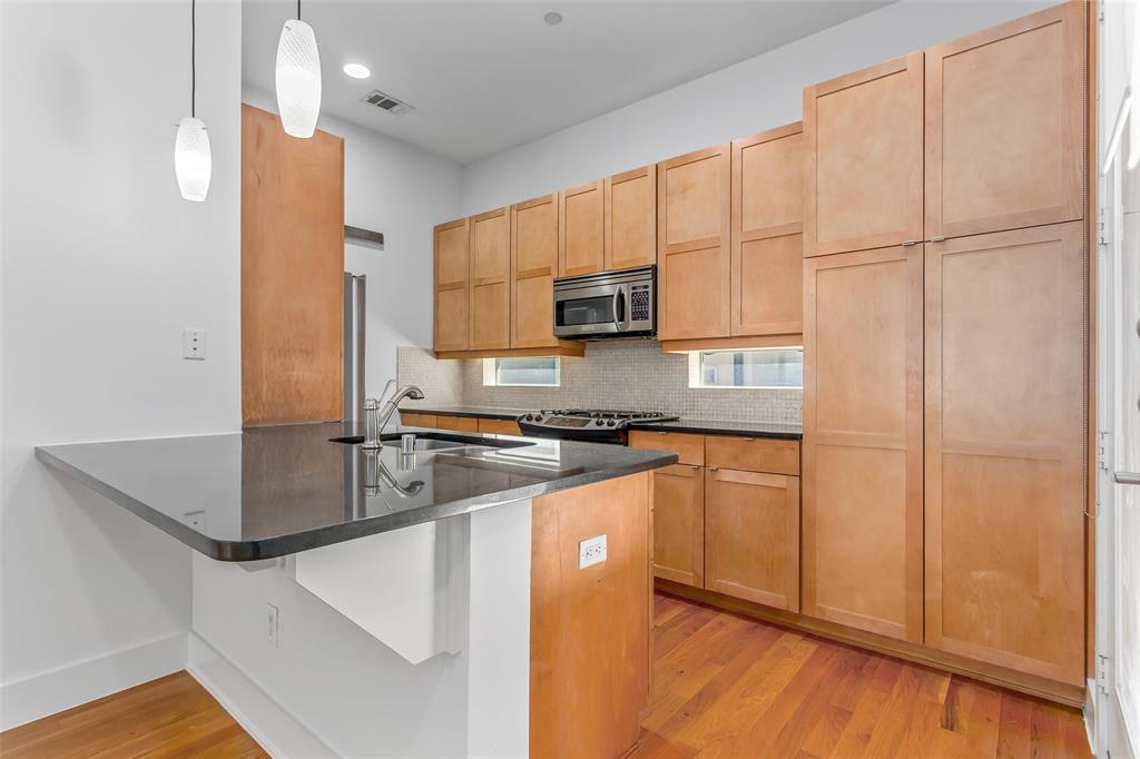 1600 Haskell Condos - Residential Lease