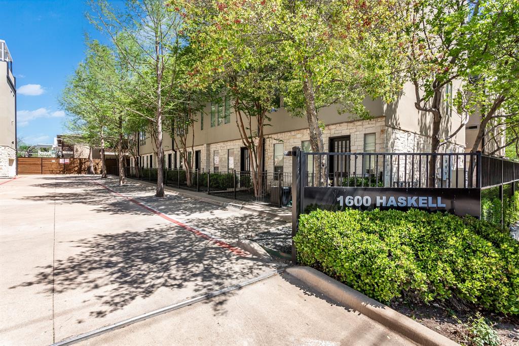 1600 Haskell Condos - Residential Lease