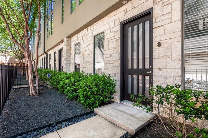 Contemporary architecture with an abundance of space in this 3-story townhouse with a 4th floor deck and view of downtown! The first floor includes a bedroom, full bathroom and a 2-car garage. The second-floor living area has a half bath and kitchen and nook with a small covered patio. The 3rd floor has master bedroom, a fantastic master bath with jetted tub and a separate shower, double vessel sinks, walk-in closets and a loft – plus a laundry closet for a stack washer and dryer. The fourth floor has a rooftop deck with a grand view of downtown Dallas, with a separate storage or craft room. Property includes a small gated yard in front and a two-car garage with rear entry. Easy access to downtown and close to Deep Ellum restaurants, music and night life. Built-in furniture stays.