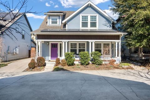 Photo of 653 Culpepper Place, Dallas, TX 75208 (MLS # 21178709)