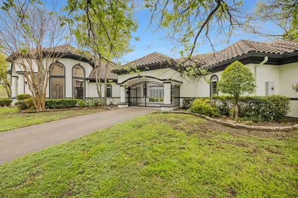 1813 Richlen Way