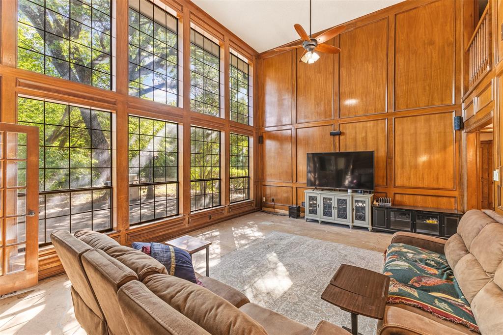 1190 Whispering Oaks Drive