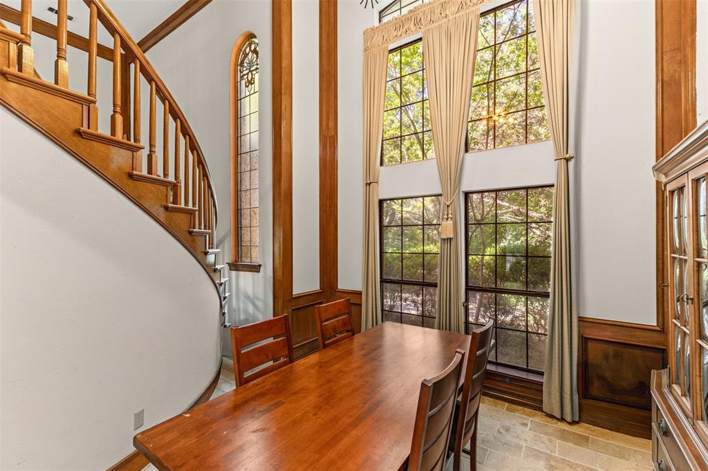 1190 Whispering Oaks Drive