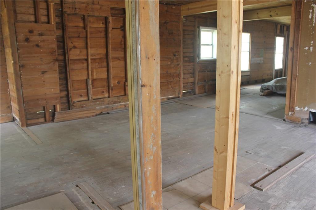 Tomas De La Vega - Residential