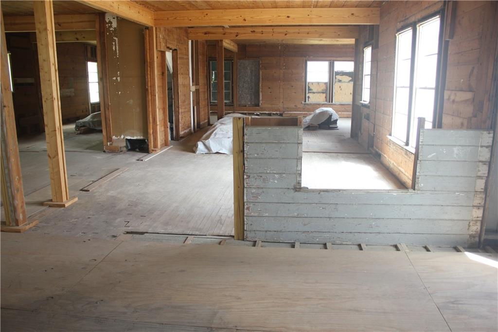 Tomas De La Vega - Residential