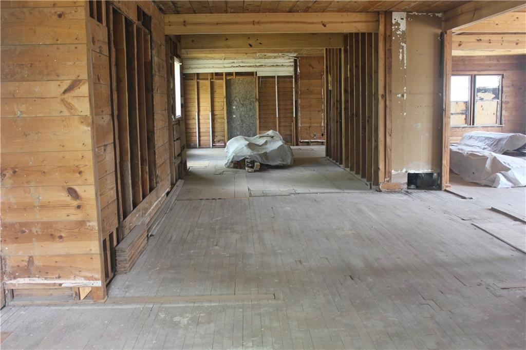 Tomas De La Vega - Residential