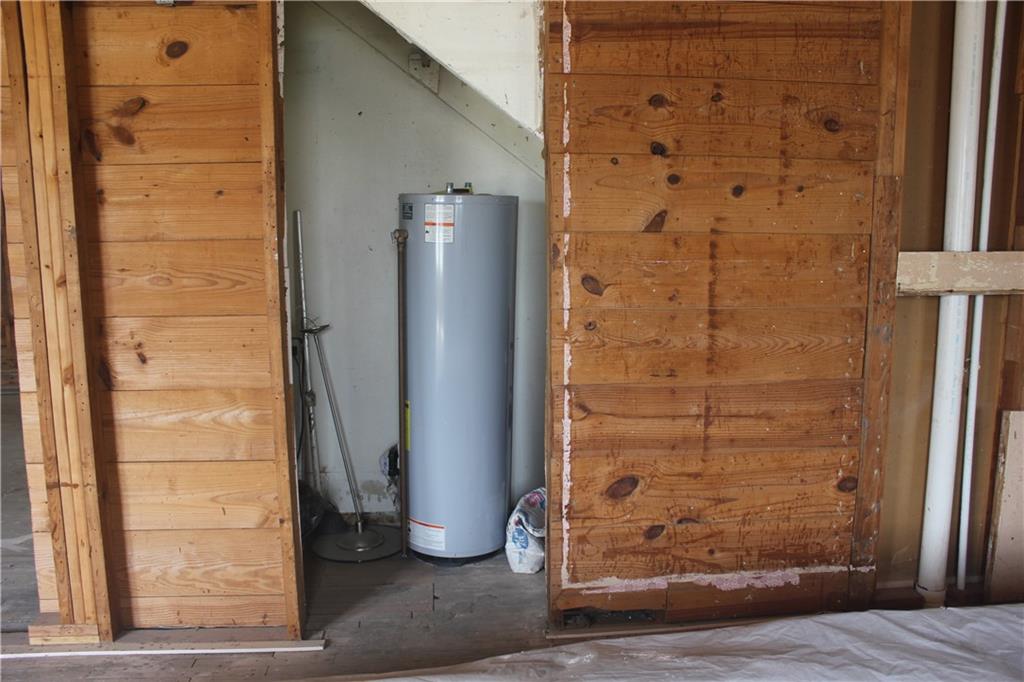 Tomas De La Vega - Residential