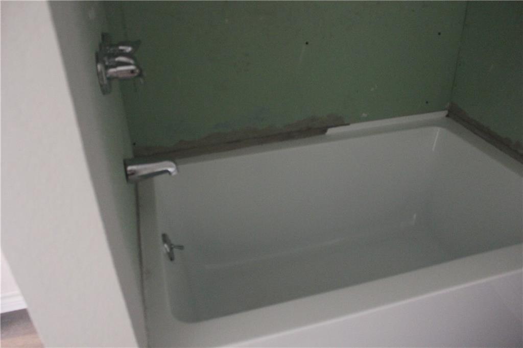 Tomas De La Vega - Residential