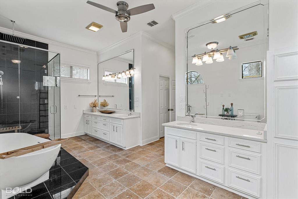 Shreveport, Louisiana 71106, United States, 5 Bedrooms Bedrooms, ,5 BathroomsBathrooms,Residential,Active,219706