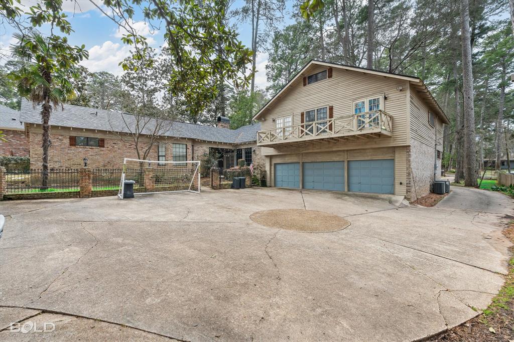 Shreveport, Louisiana 71106, United States, 5 Bedrooms Bedrooms, ,5 BathroomsBathrooms,Residential,Active,219706