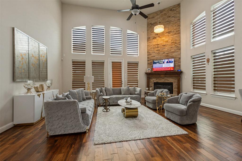 708 Harbor Lane
