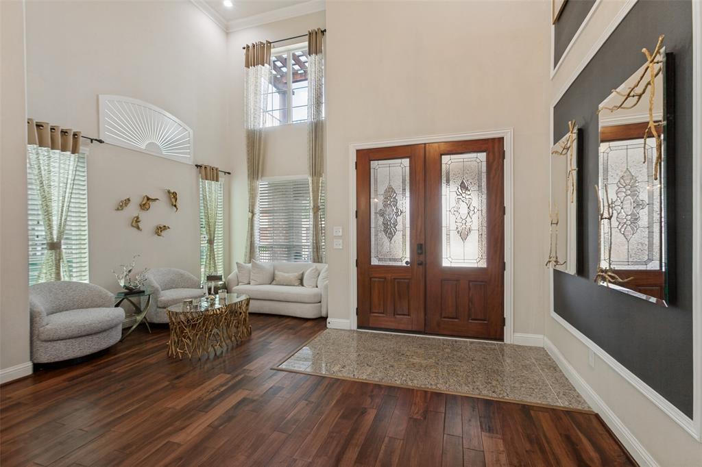 708 Harbor Lane