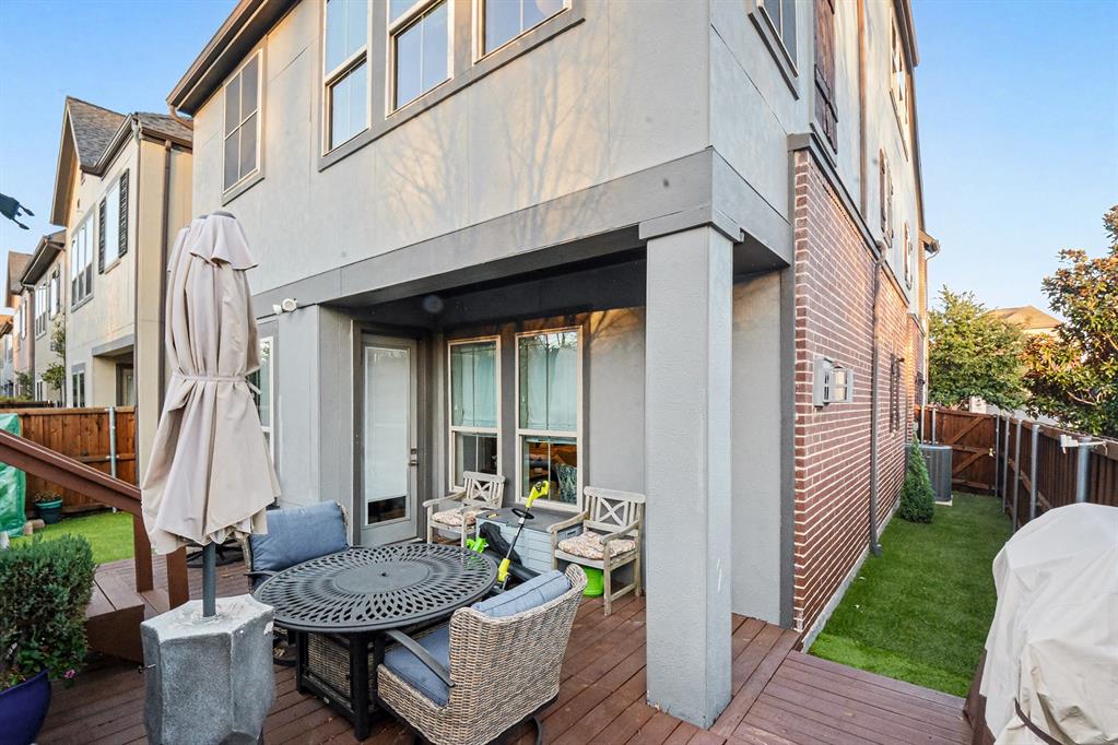 Enclave Lk Hlnds Tc - Residential