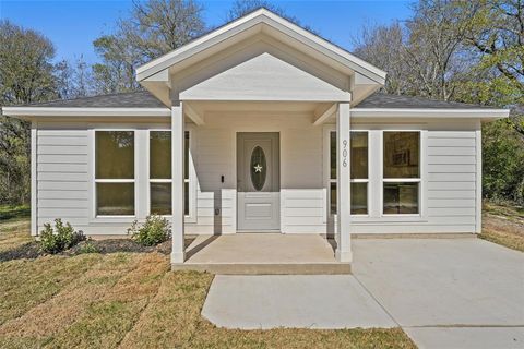 A home in Bonham