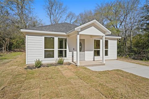 A home in Bonham