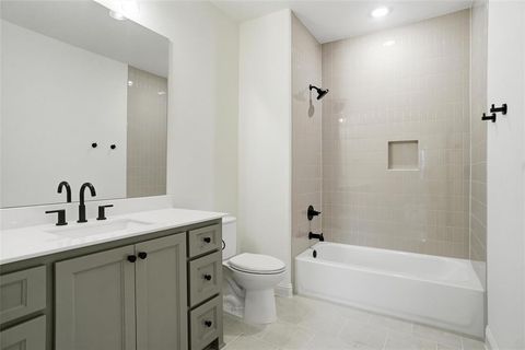 Tiny photo for 409 Kestrel Court, Aledo, TX 76008 (MLS # 21201090)