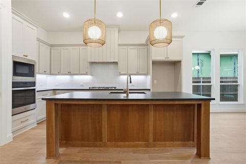 Tiny photo for 409 Kestrel Court, Aledo, TX 76008 (MLS # 21201090)