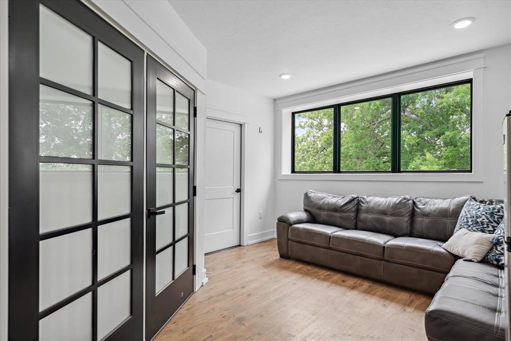 J BURLESON & S BIVENS - Commercial Sale