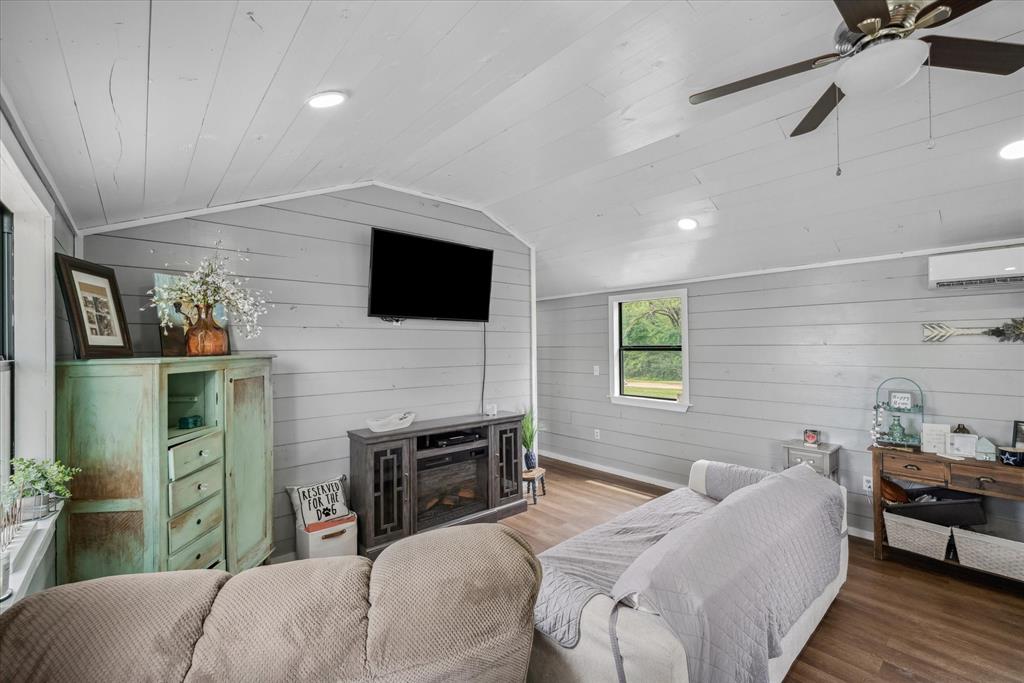 J BURLESON & S BIVENS - Commercial Sale