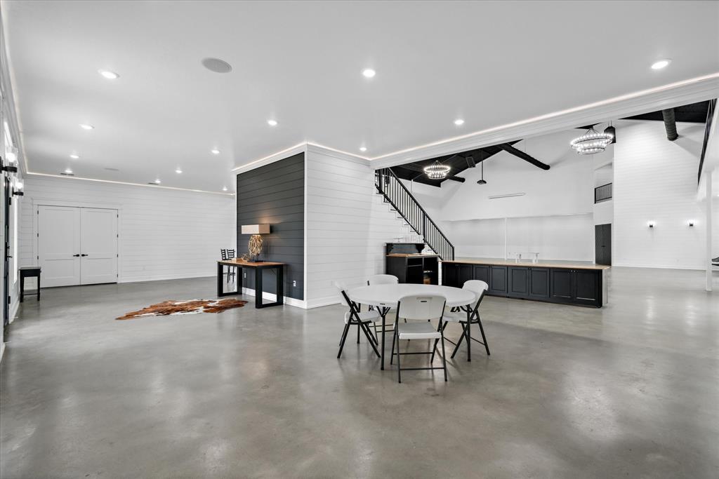 J BURLESON & S BIVENS - Commercial Sale