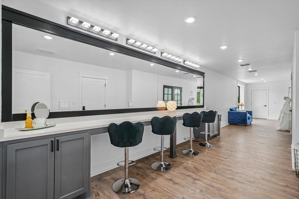 J BURLESON & S BIVENS - Commercial Sale