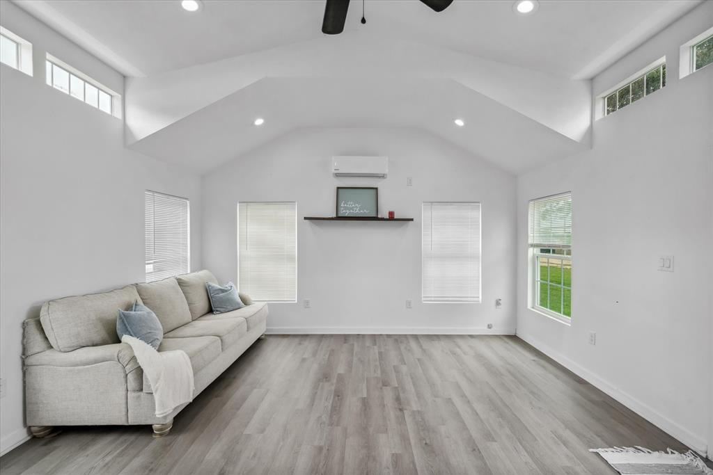 J BURLESON & S BIVENS - Commercial Sale